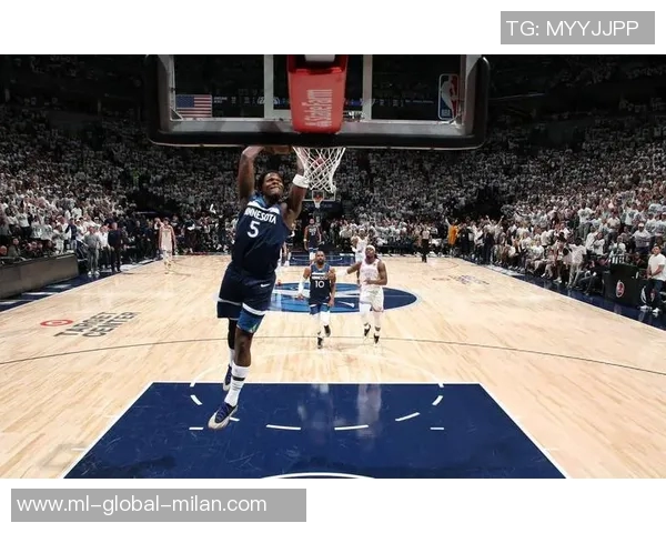 爱德华兹伤退传闻引发关注里德坚定表示他明天能上场比赛 爱德华兹伤退传闻引发关注里德坚定表示他明天能上场比赛