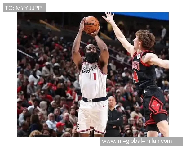 小卡复出状态良好13投6中贡献20分3篮板3抢断三分球表现出色