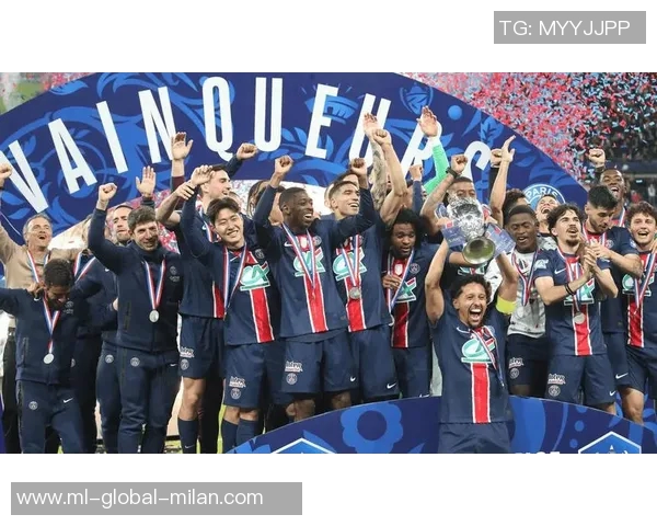 剑指洲际杯冠军巴黎圣日耳曼发布决赛海报登贝莱维蒂尼亚K77齐亮相